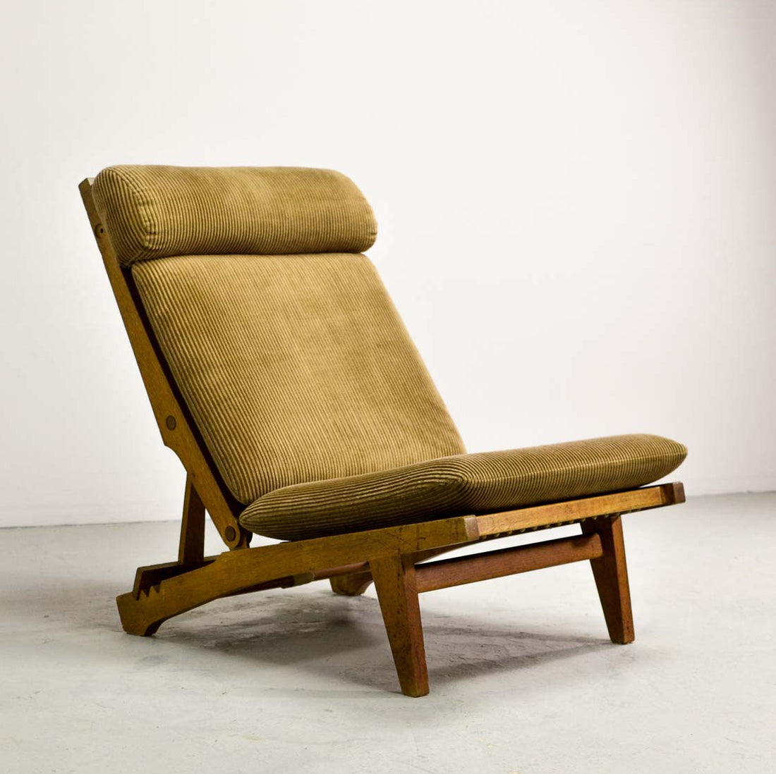 Mini Serie of 10 most Iconic Scandinavian designers & furnitures
